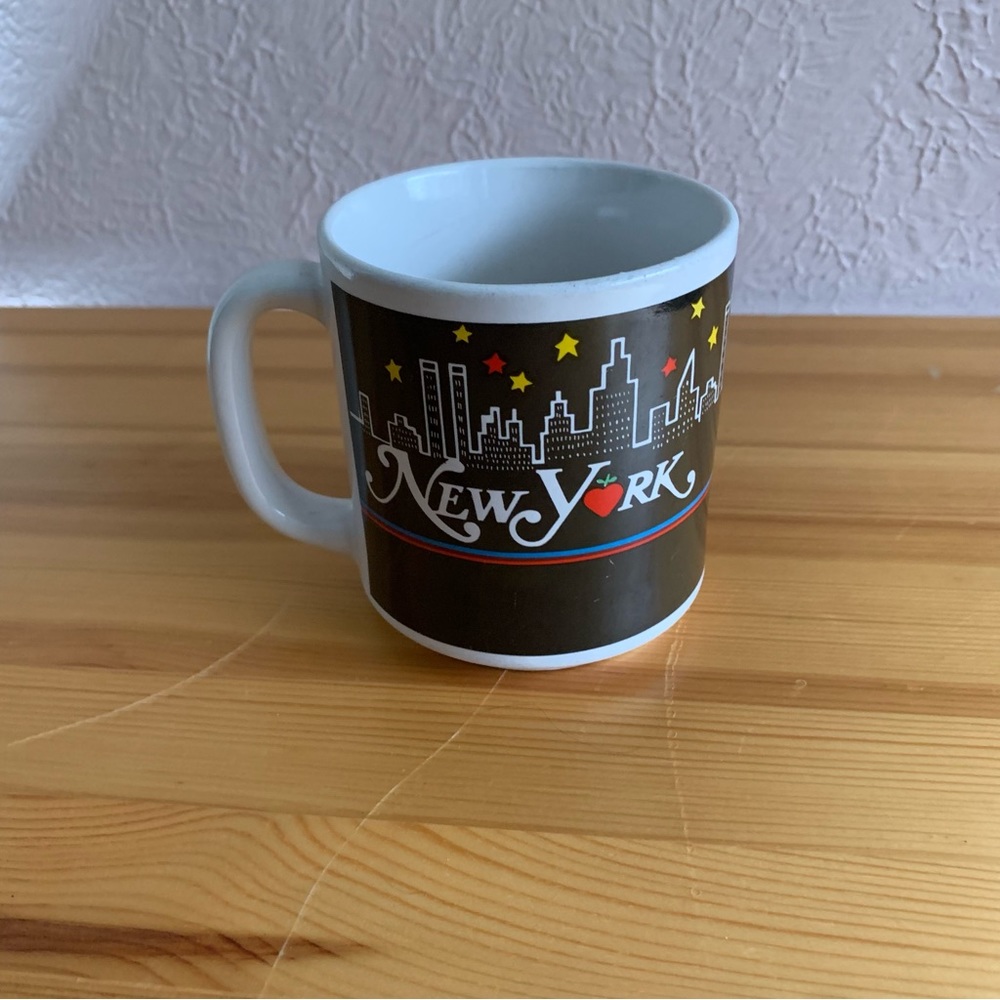 Vintage Retro New York City big apple twin towers coffee mug